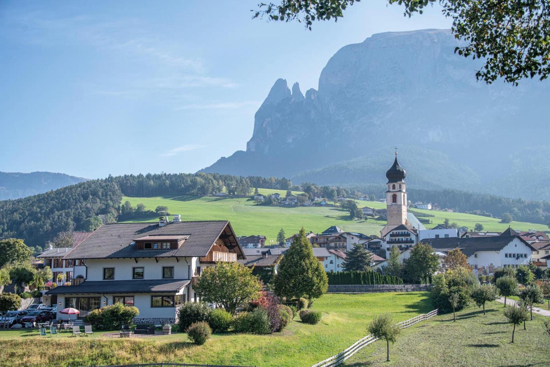 Hubertus Dolomites Aparthotel Fiè Exteriör bild